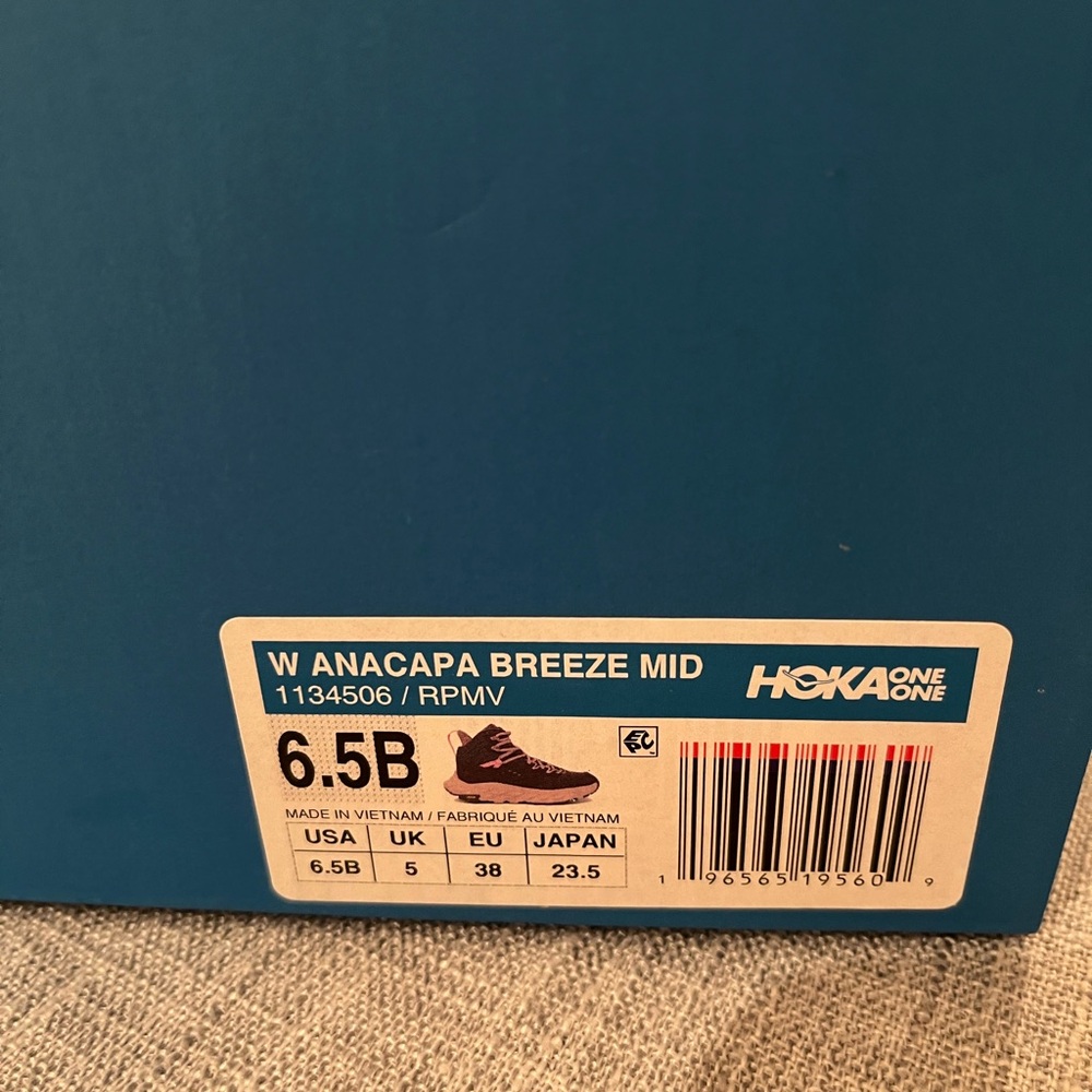Hoka hiking boots - Picture 4 of 4
